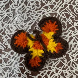 مگنت  پروانه بافتنی