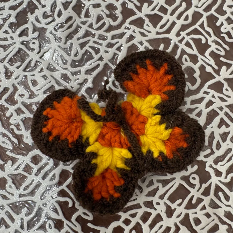مگنت  پروانه بافتنی