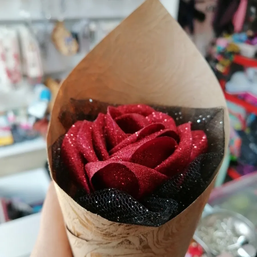 شاخه گل شاین دار