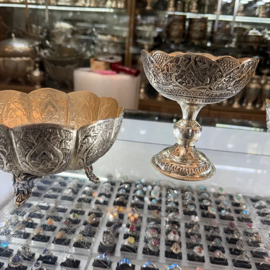 شکلات خوری /آجیل خوری