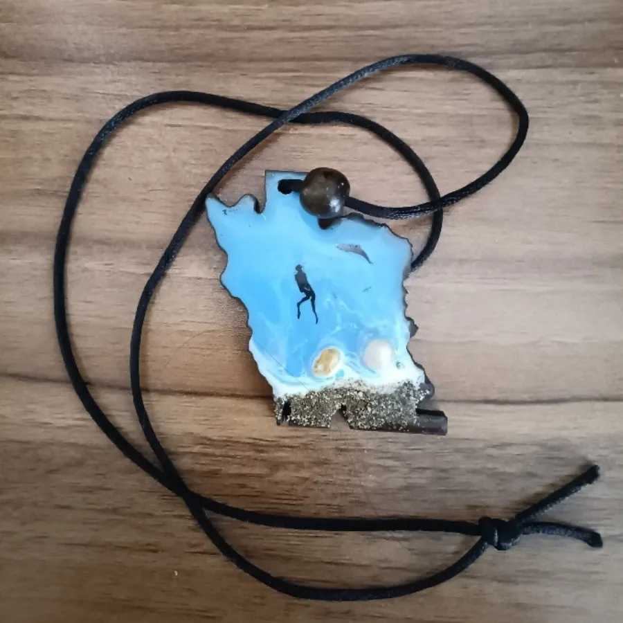 گردنبند چوب و رزین