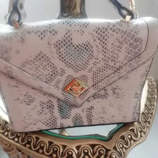 کیف طرح چرم