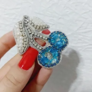 سنجاق سینه جواهر دوزی