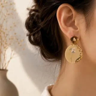 گوشواره ای با گل طبیعی