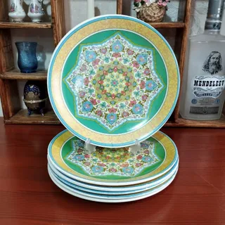 پلوخوری ملامین