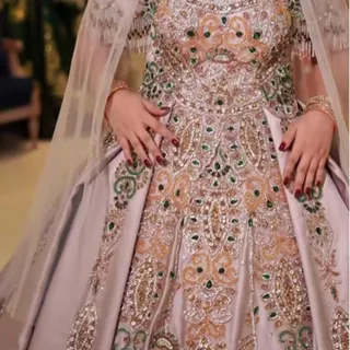 لباس عقد و عروسی