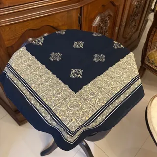 روسری زنانه