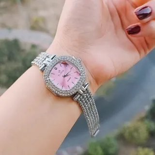 ساعت نقره ای