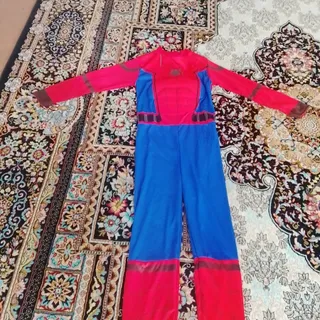 لباس مرد عنکبوتی