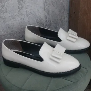 کفش ورنی