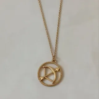 گردنبند کمان دار