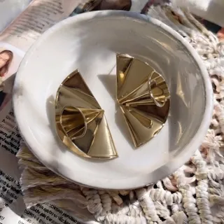 گوشواره طلایی مخروطی