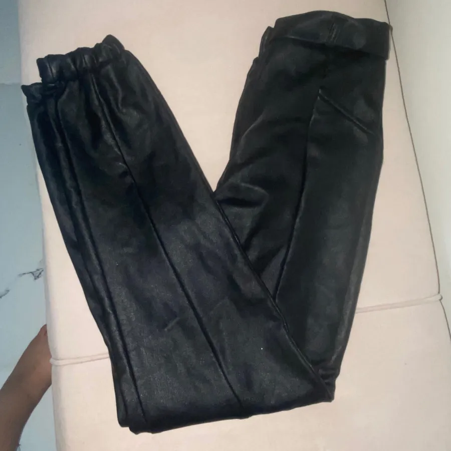 شلوار چرم دمپا گت