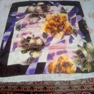 روسری ساتن ابعاد 88x88