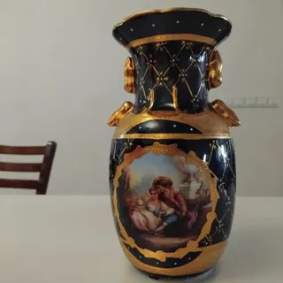 گلدان سرمه ای طلایی