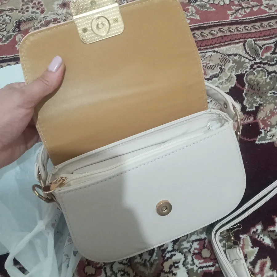 کیف خوشگل نو رنگ کرمی