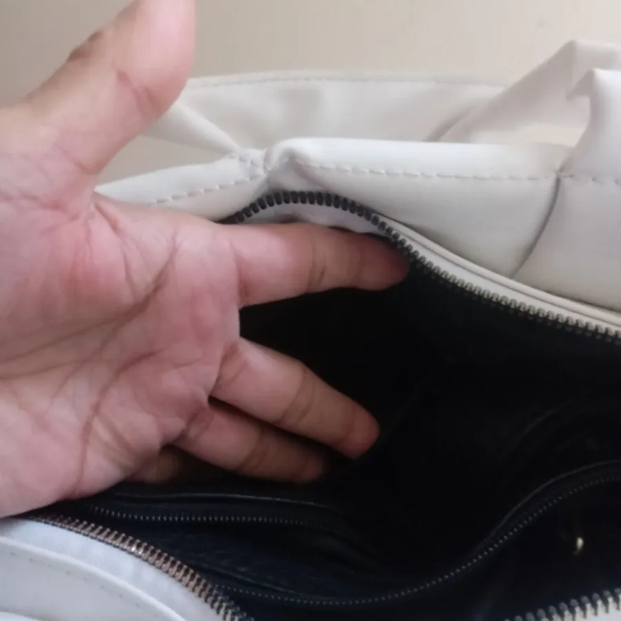 کیف پفکی  سفید