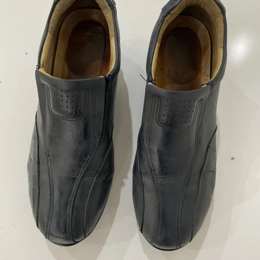 کفش سورمه ای چرم