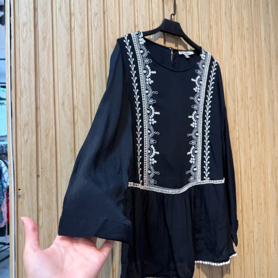 شومیز گلدوزی شده