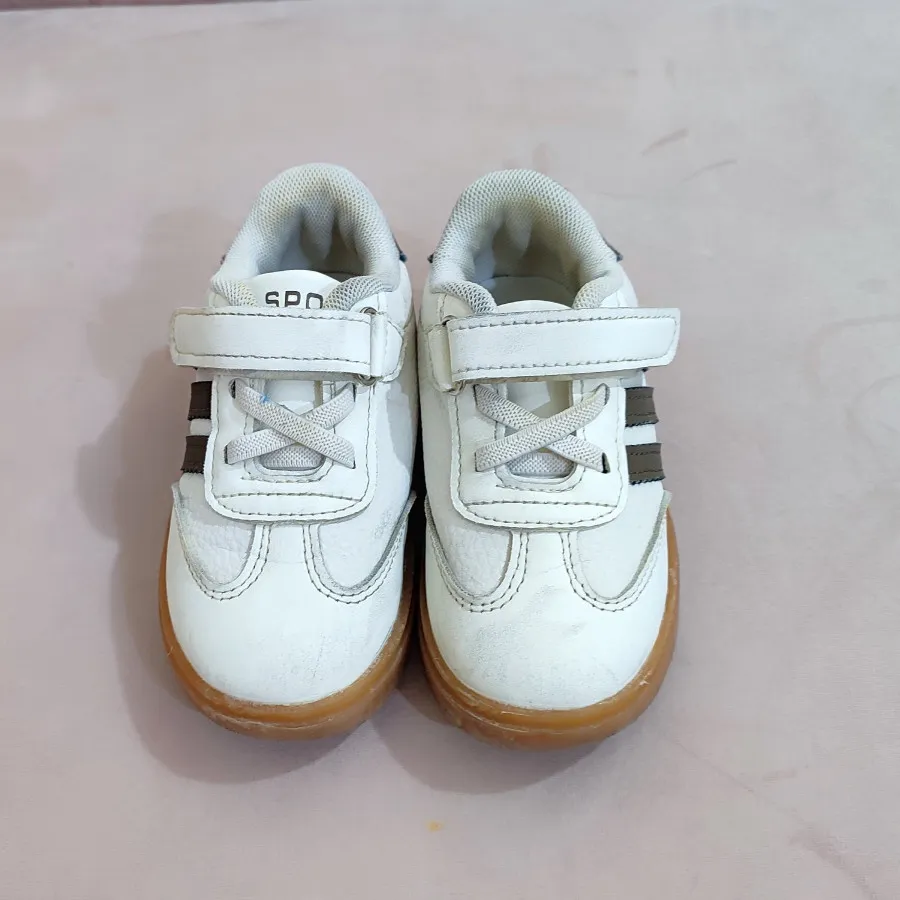 کفش adidas بچگانه