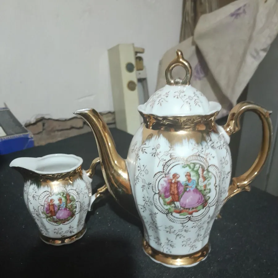 قهوه خوری و شکر پاش دنسی