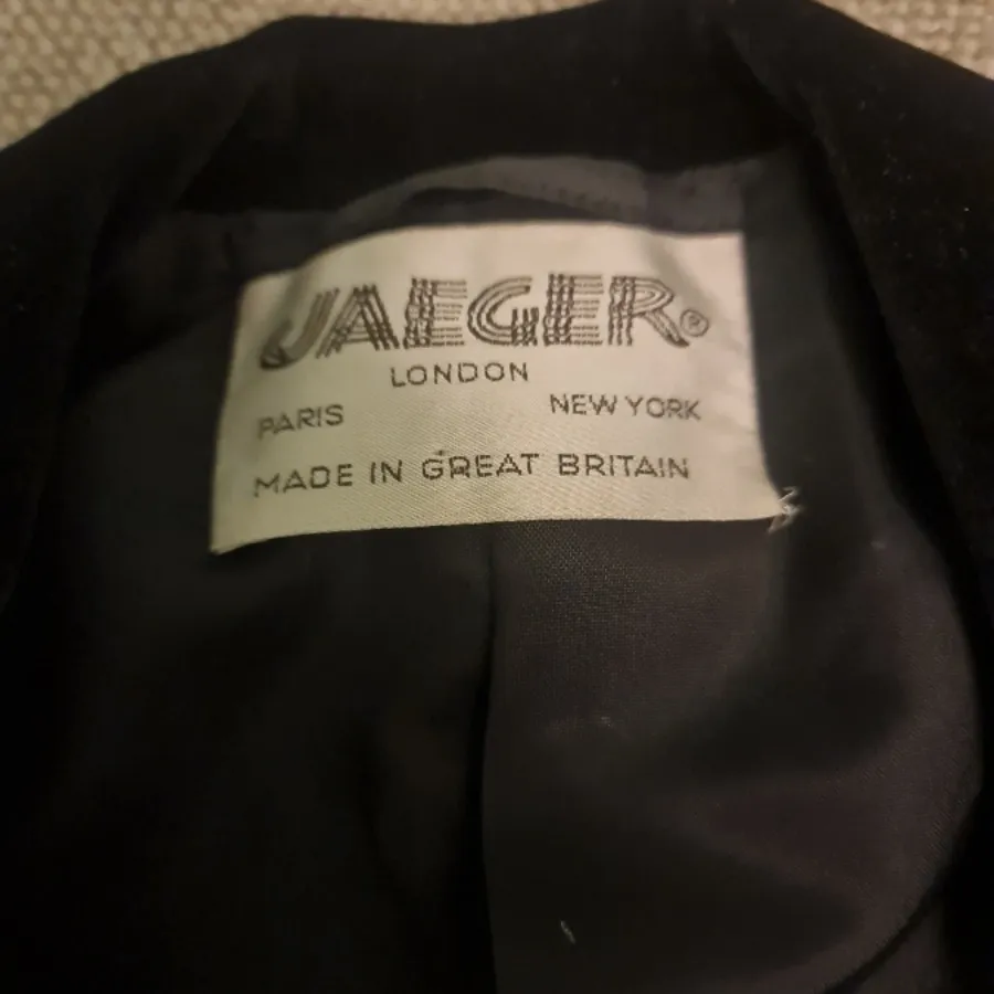 کت مخمل مشکی برند YAEGER