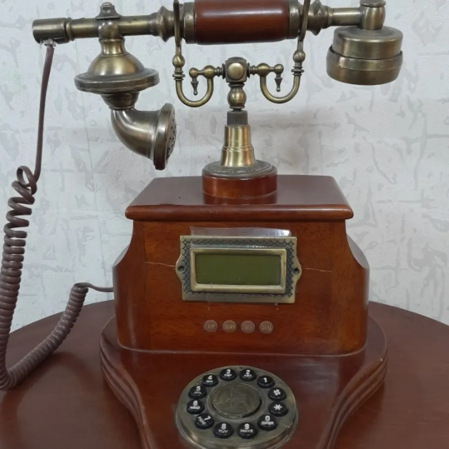 میز تلفن وتلفن چوبی