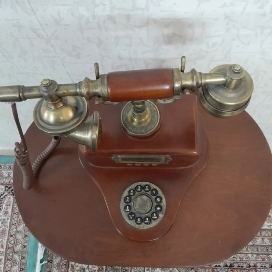 میز تلفن وتلفن چوبی