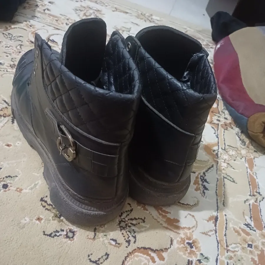 نیم بوت مشکی درحد