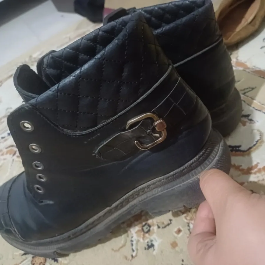 نیم بوت مشکی درحد