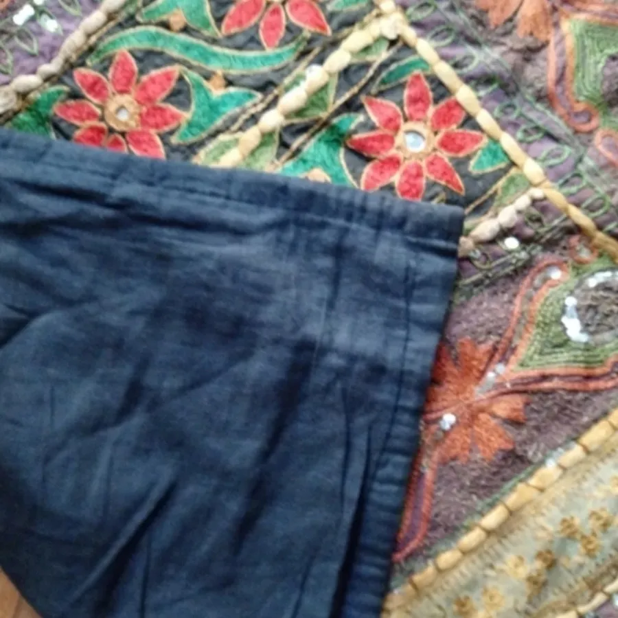 رومیزی سوزن دوزی