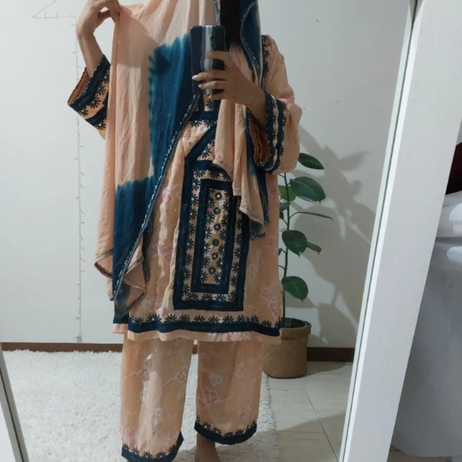 پیراهن شلوار بلوچی