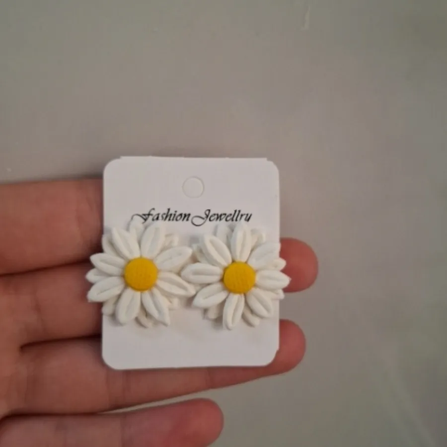 گوشواره گل بابونه