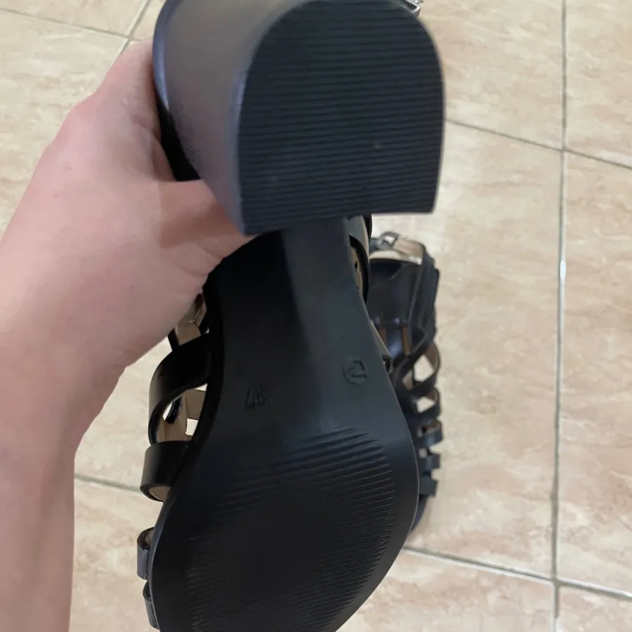 کفش تابستونه