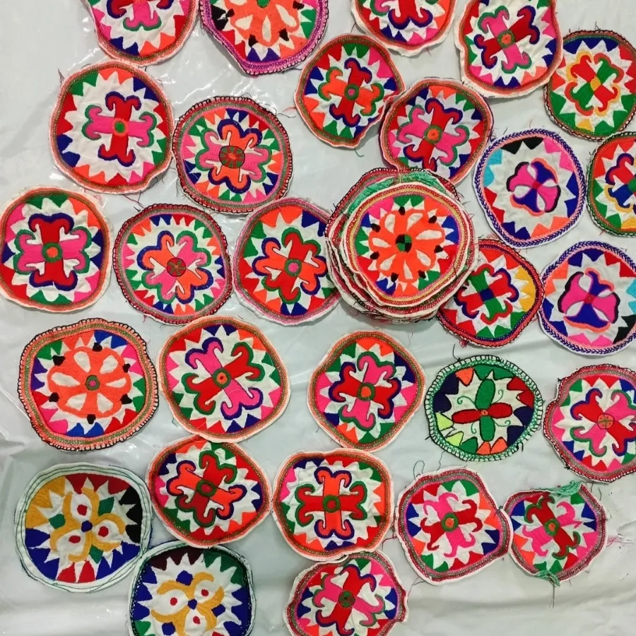 گُلَک و دیوارکوب سنتی