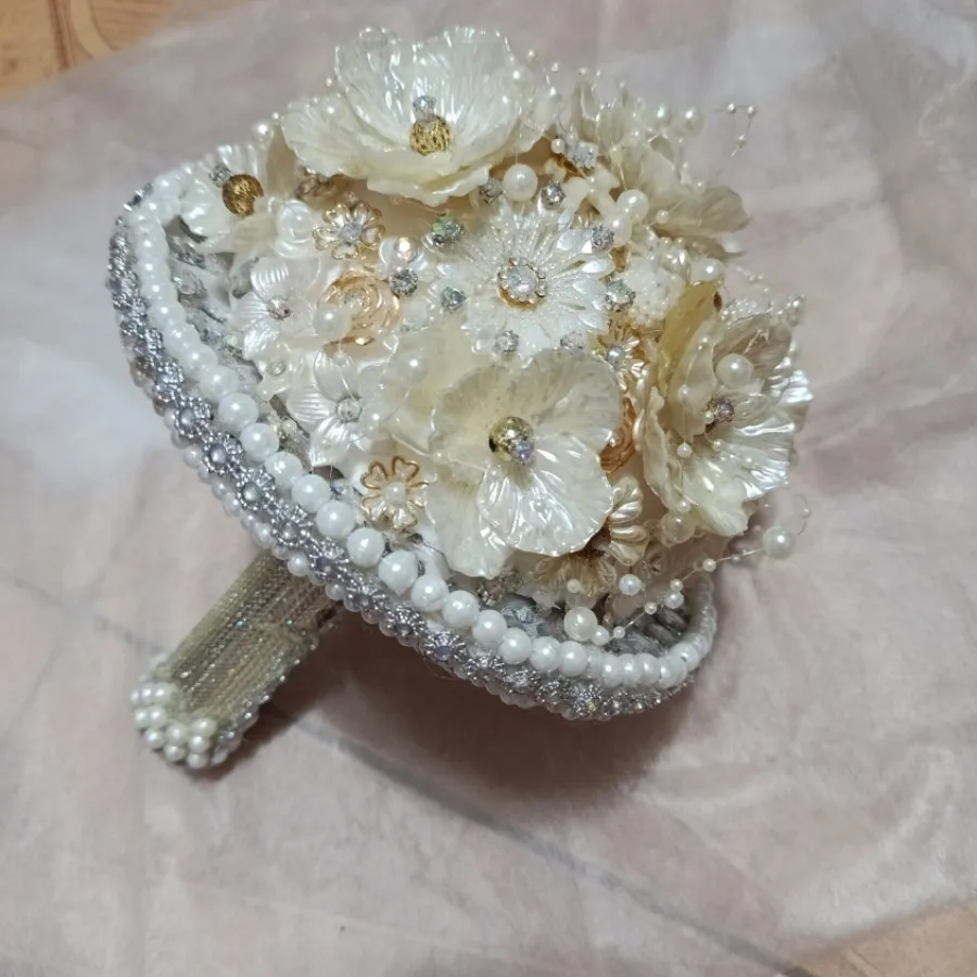 دسته گل عروس کریستالی