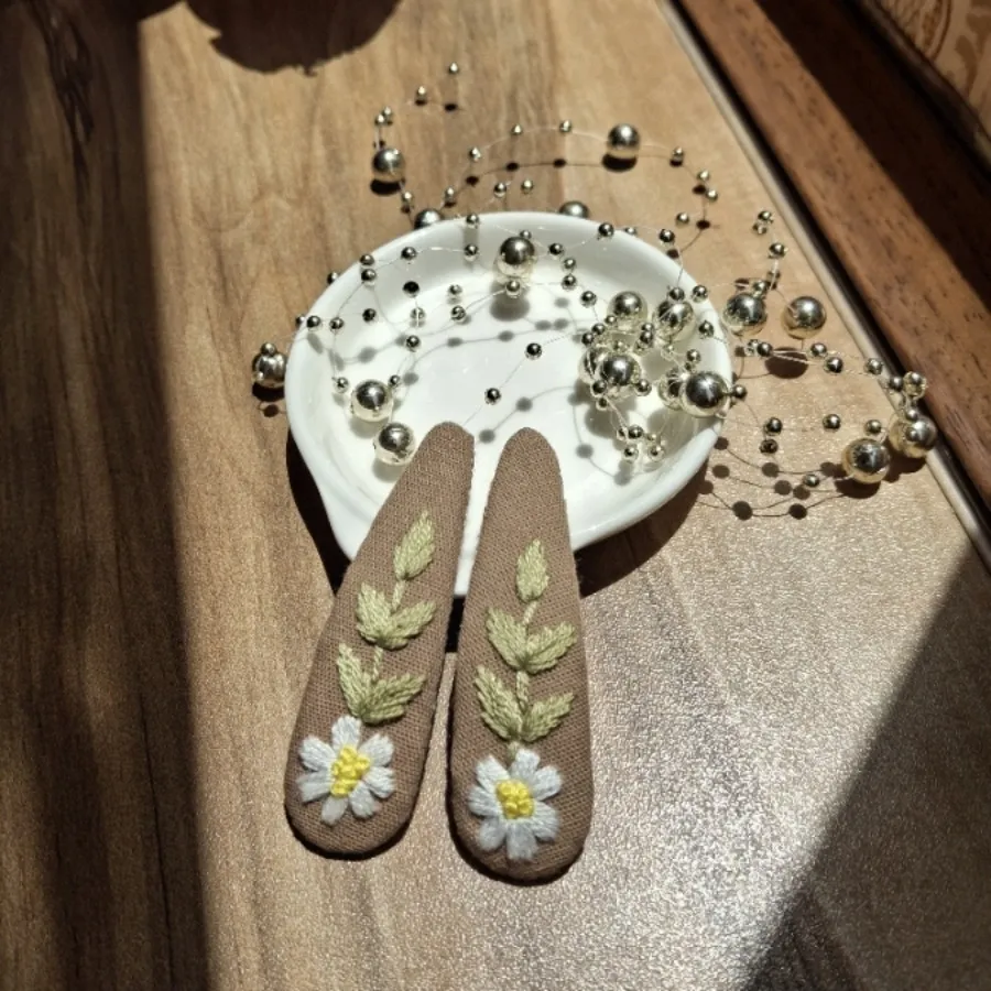 سنجاق تق تقی گلدوزی