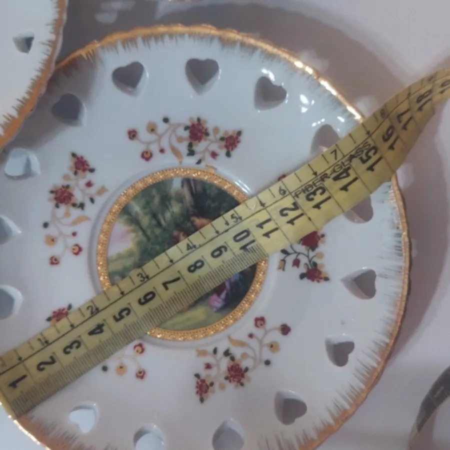 نعلبکی یا پیشدستی دنسی