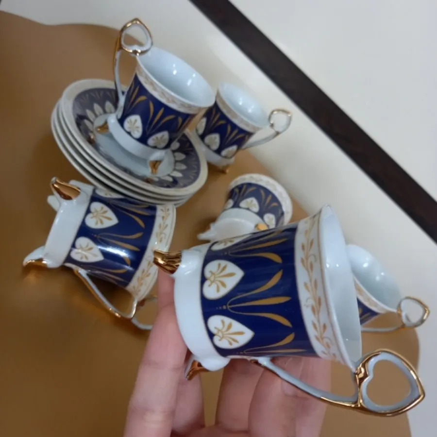 فنجان نعلبکی سورمه ای