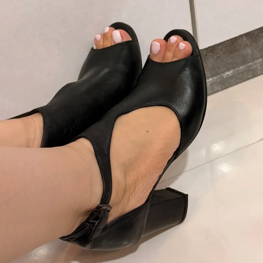 کفش پاشنه دار
