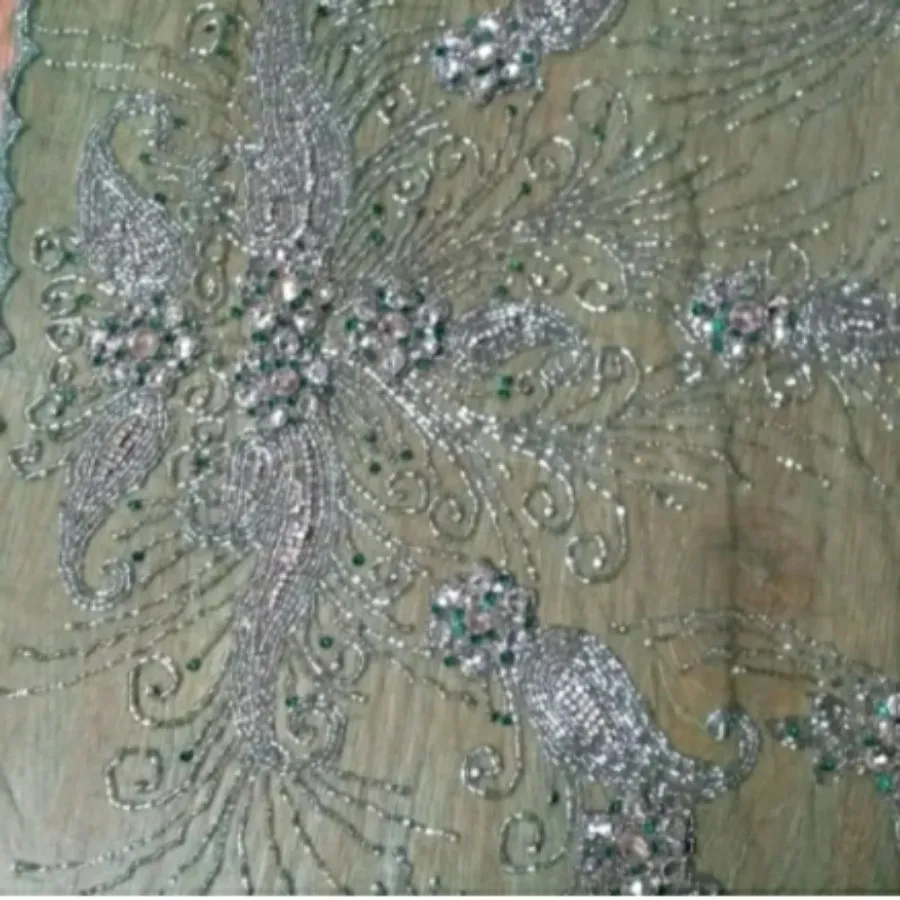 پارچه سنگ دوزی شده