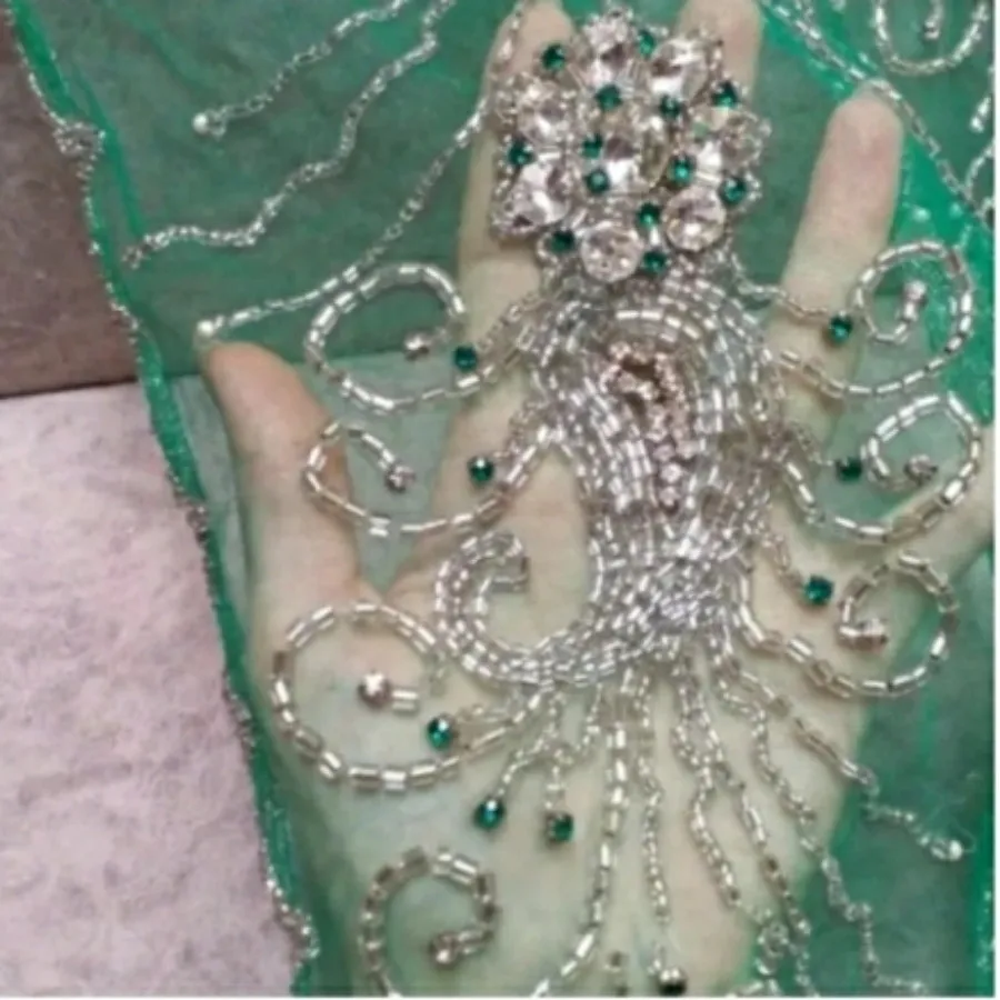 پارچه سنگ دوزی شده