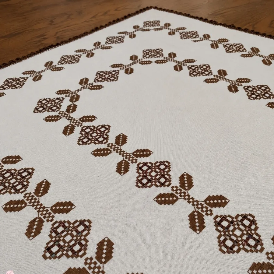 رومیزی گلدوزی روسی