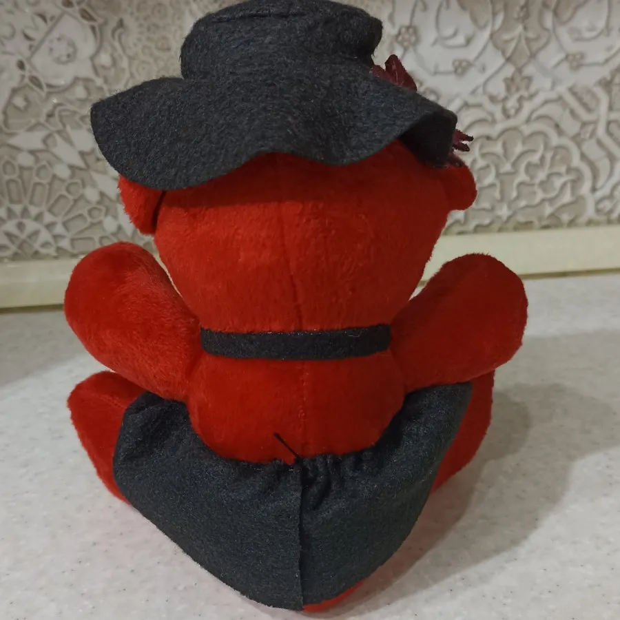 عروسک خرسی قرمز مشکی