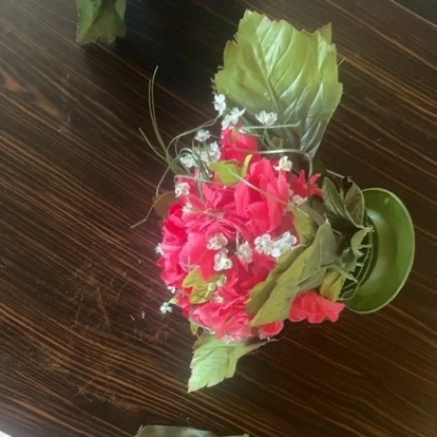گل‌ و دسته گل مصنوعی