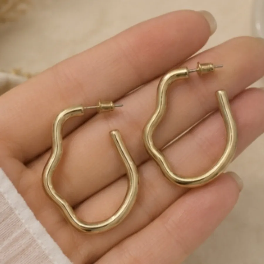 گوشواره حلقه‌ای موج‌دار
