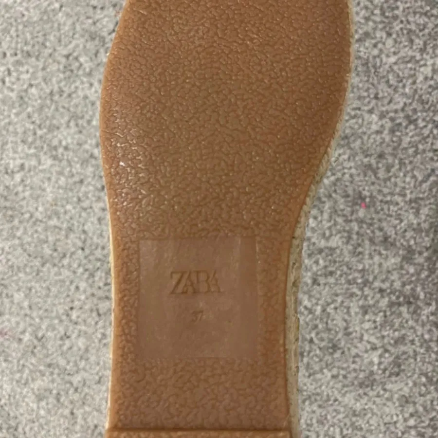 کالج Zara