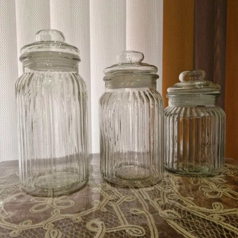 بانکه شیشه ای