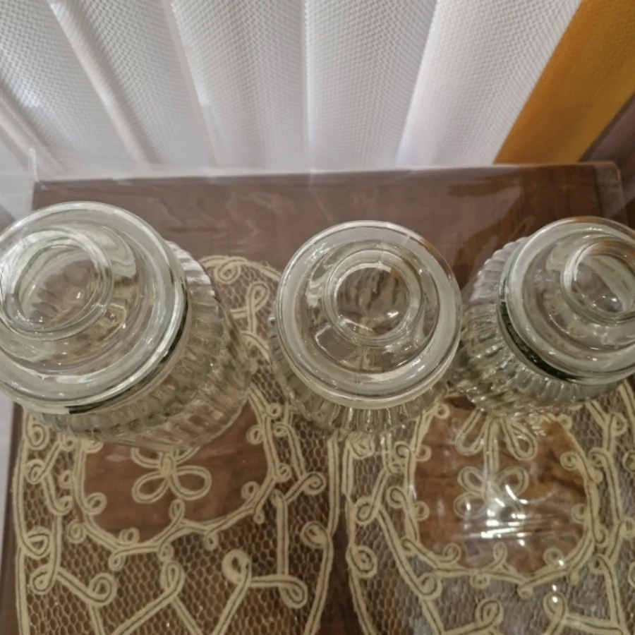 بانکه شیشه ای