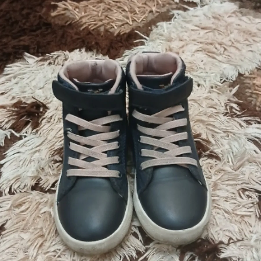 بوت بچگانه خارجی